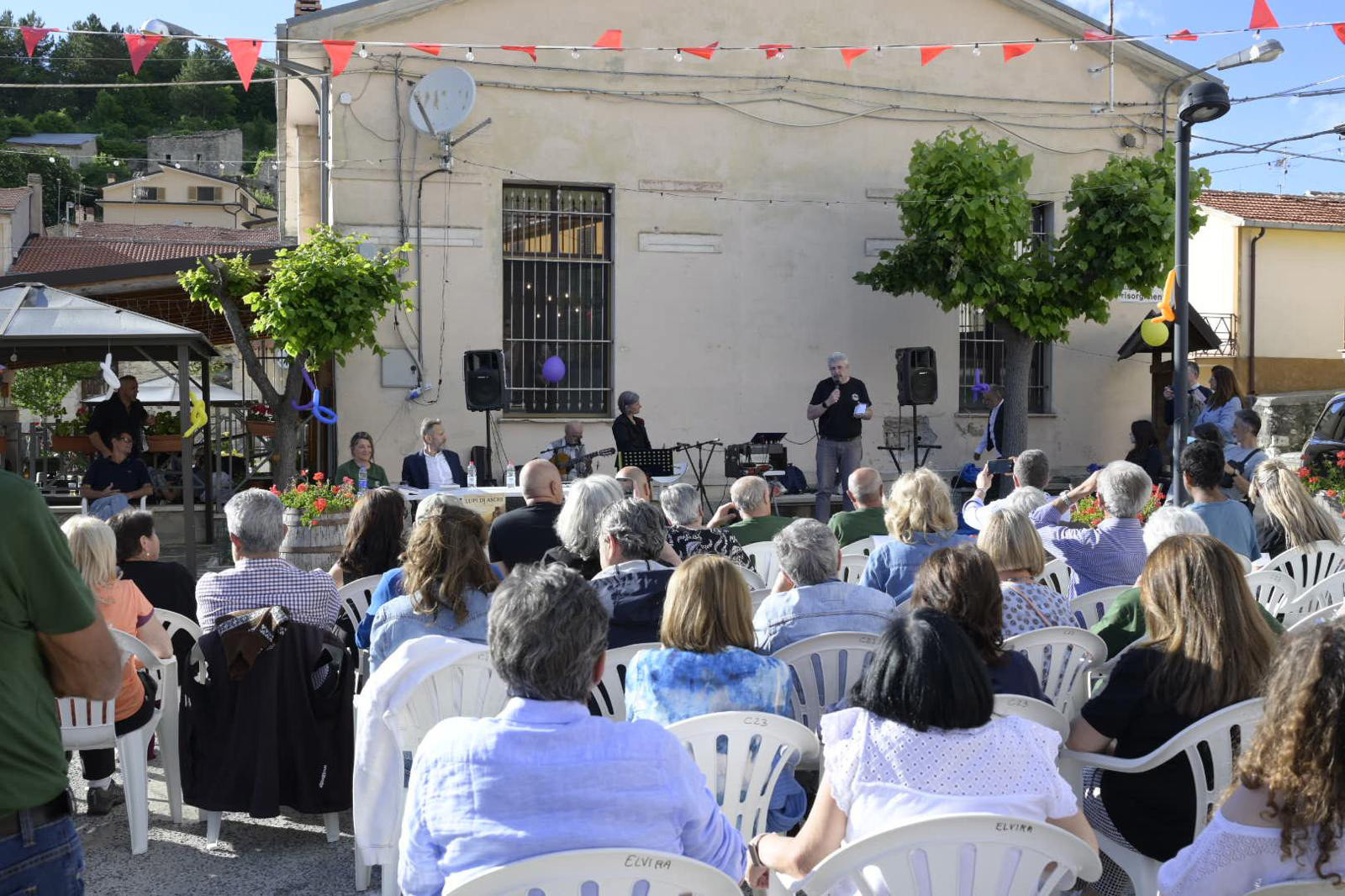 La festa di Aschi per Lupi di Aschi